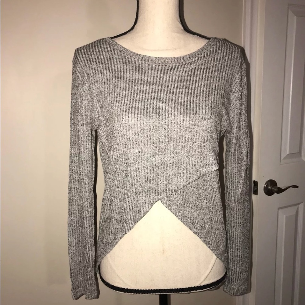 Forever 21 knit high low top size small
